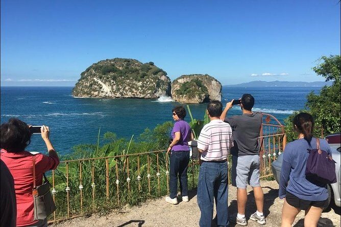 1 to 6 Passengers Vallarta Private City Tour - Stop 3: Conchas Chinas Picture Stops with Coastal Drama