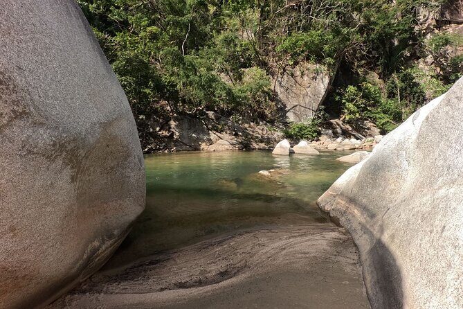 Adventure route: Hike to Cascada Escondida - Reaching the waterfall: cooling off in crystal-clear water