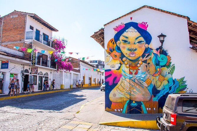 Best of Puerto Vallarta Private Tour: Highlight Treasures and Hidden Gems - Getting your bearings in central Puerto Vallarta (and doing it on foot)