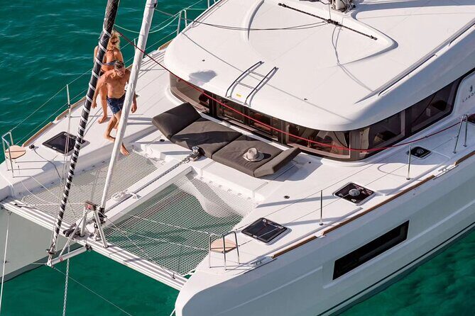 Brand New Sea Ray 250 – Private Luxury Boat in Puerto Vallarta - Key points that matter
