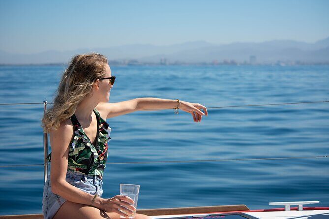 Brand New Sea Ray 250 – Private Luxury Boat in Puerto Vallarta - Playa Paredón: the calm break that makes the boat day feel complete