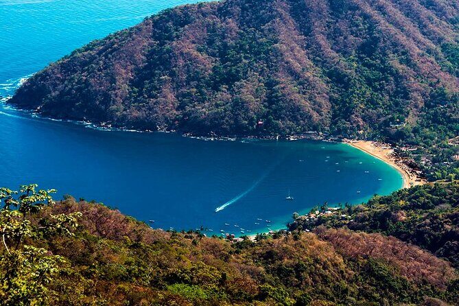 Catamaran Yelapa Beach Tour with Snorkeling, Food and Open Bar - Majahuitas and Yelapa: what this tour really delivers