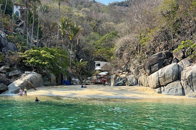 City Tour Express in Puerto Vallarta and Paradise Beaches - Open-top truck + the jewelry stop reality check
