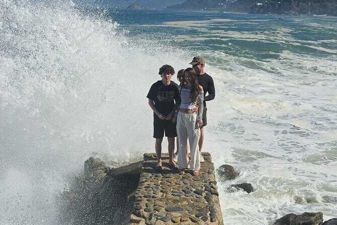 Coastal and Jungle Hiking Tour along 6 Beaches of Puerto Vallarta - The First Travel Leg: Boca de Tomatlán Sets the Tone