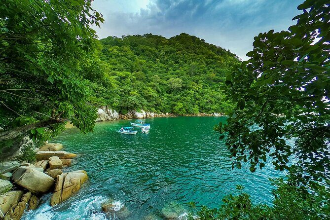 Coastal and Jungle Hiking Tour along 6 Beaches of Puerto Vallarta - Boat Ride Back to Boca de Tomatlán: Included, and Often a Surprise
