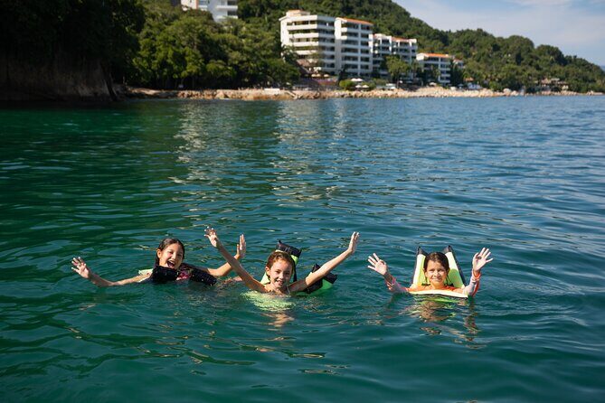 Explore Banderas Bay: Exclusive Boat Journies - The Crew Matters: What Good Captaining Looks Like on a Speedboat