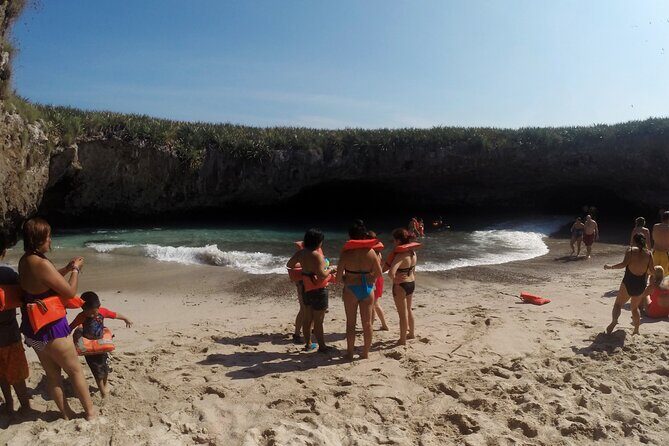 Full Day Tour Isla Marietas with Meals and Open Bar - Meals and open bar: good inclusions, mixed expectations
