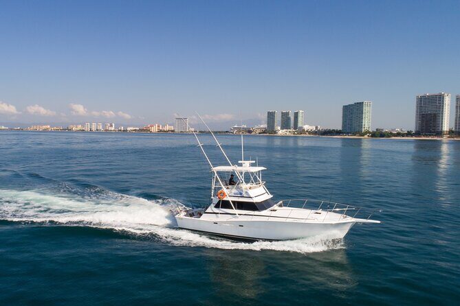 Hatteras 42-44' Classic Yachts in Puerto & Nuevo Vallarta - Classic Hatteras 42–44 on Puerto Vallarta water