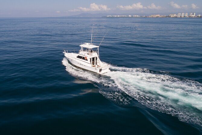 Hatteras 42-44' Classic Yachts in Puerto & Nuevo Vallarta - Bay of Banderas: fishing, snorkeling spots, and beach time