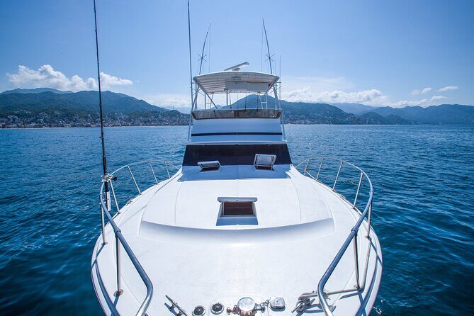 Hatteras 42-44' Classic Yachts in Puerto & Nuevo Vallarta - The catch turns into ceviche (sometimes) and that’s a big deal