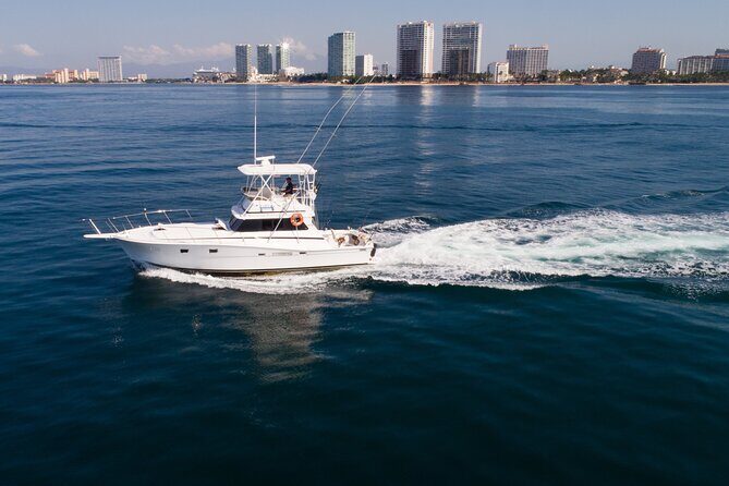 Hatteras 42-44' Classic Yachts in Puerto & Nuevo Vallarta - What’s included on board (and what you’ll need to bring)