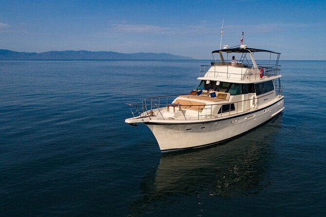 Hatteras 58-61' Luxury Yacht in Puerto Vallarta & Nuevo Nayarit - What the 4 to 8 Hours Actually Feels Like