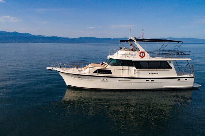Hatteras 58-61' Luxury Yacht in Puerto Vallarta & Nuevo Nayarit - Crew Service: Attentive, Friendly, and Ready for Real Life