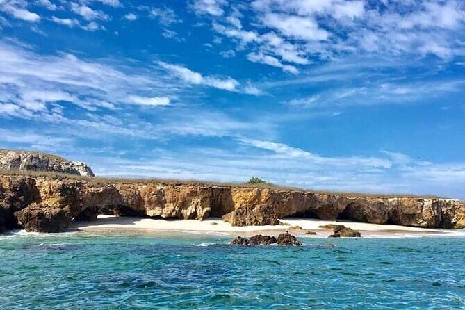 Hidden Beach - Marietas Islands - Love Beach (Playa del Amor): entering the cove and the 20-minute rule