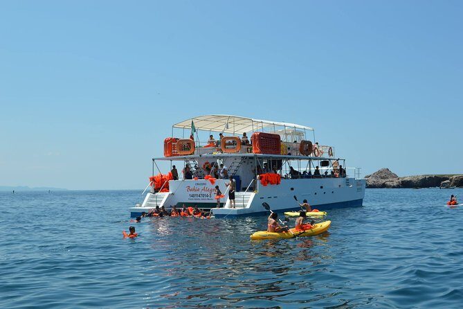 Islas Marietas - Incredible Tour Catamaran from Puerto Vallarta - Lunch, open bar on the way back, and the crew’s energy