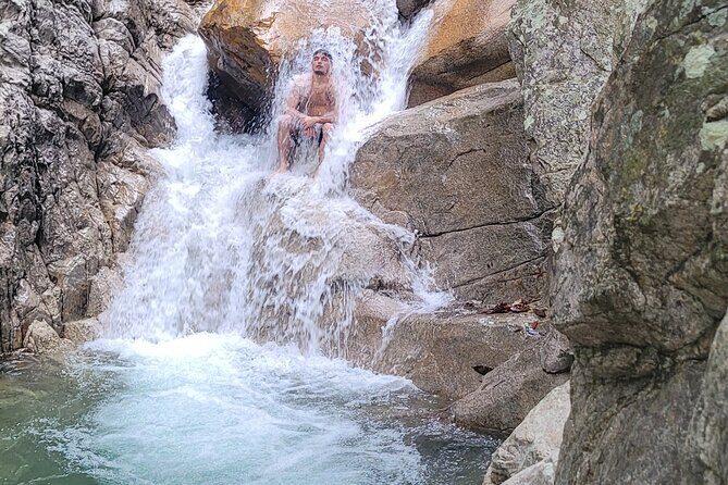 Jungle hike to palo maria Waterfalls - Getting There From Zona Romántica: The 10:00 am Bus Ride