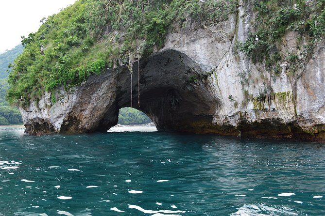 Los Arcos, Animas and Quimixto Snorkel Cruise in Puerto Vallarta All Inclusive - Food and drinks: included, but not always a highlight