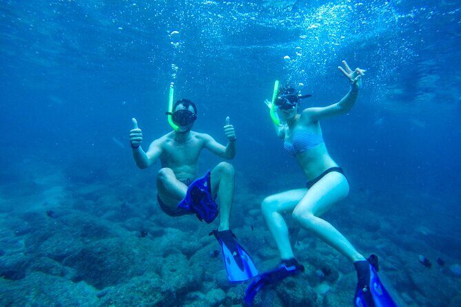 Luxury Yacht & Snorkel with All inclusive Open bar and lunch - The Leopard Catamaran Ride: Comfort, Crew Attention, and Small-Group Energy
