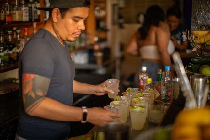 Mexology de Noche- Tequila, tacos and agave cocktails - Stop 2: Mezcal & Sal with smoky-aroma cocktails and precise bar work