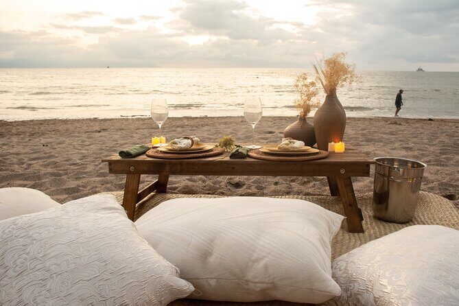 Picnic or Romantic Dinner on the Beach - What you actually eat: pizza, heart-shaped sushi, or a cheese board