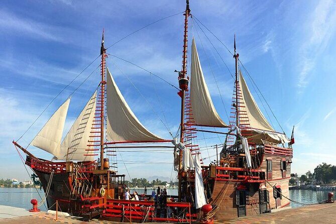 Pirate Ship by Day - Getting from the port to the ship: timing and practical reality