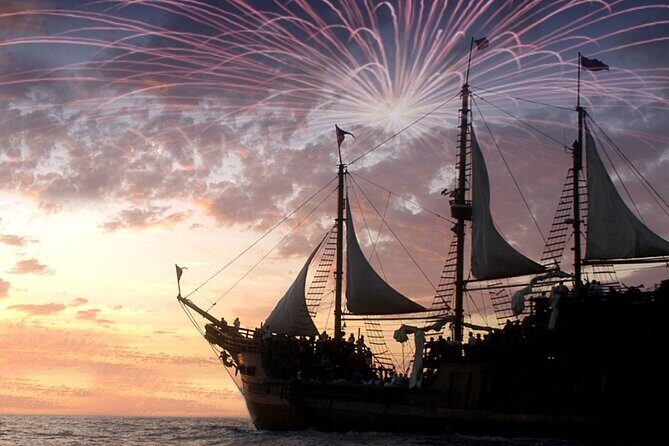 Pirate Ship Tour by day or night! Meals and Drinks included! - Day or night: how to choose the best departure