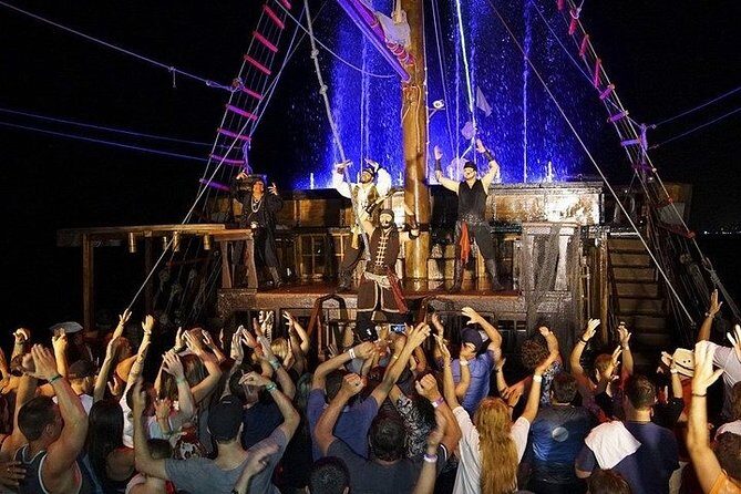 Pirate Show and Dinner on a Cruise in Puerto Vallarta - Cruise Around the Bay: Views With Built-In Entertainment