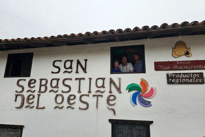 Private Experience to San Sebastián del Oeste - Coffee plantation: walking among the plants (not just buying a bag)