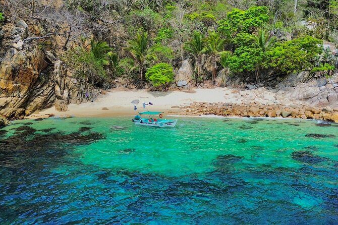 Private Snorkeling Tour to Yelapa from Boca de Tomatlán - Majahuitas snorkeling stop: clear water, calm bays, and no beach access
