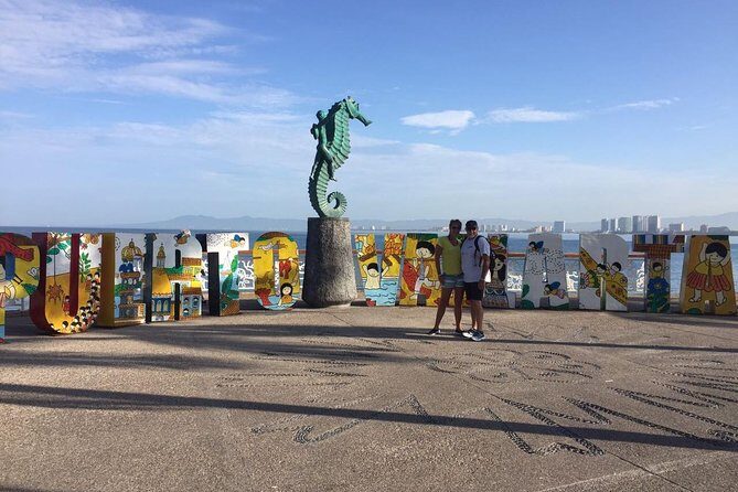 Private Tour in El Malecon Boardwalk Bike Ride - Stop 2: Muelle de Playa Los Muertos for Romance, Bay Views, and Pier Tips