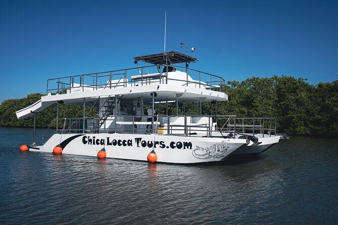 Private Yacht Charter Chica Fun 6 waterslides in Puerto Vallarta - Six Waterslides and Water Play: How the Fun Fits Into a 4-Hour Day