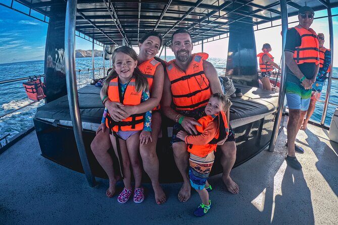 Private Yacht Charter ChicaFUN 2 Waterslides All Inclusive - The 4-Hour Itinerary: How the Day Flows