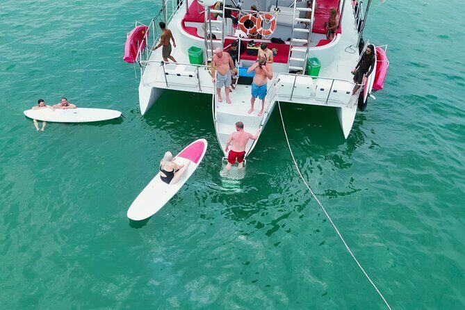 Private Yacht Charter ChicaFUN 3 Waterslides All Inclusive - Snacking on a Boat: Guacamole, Ceviche, and Real-Time Hunger Control