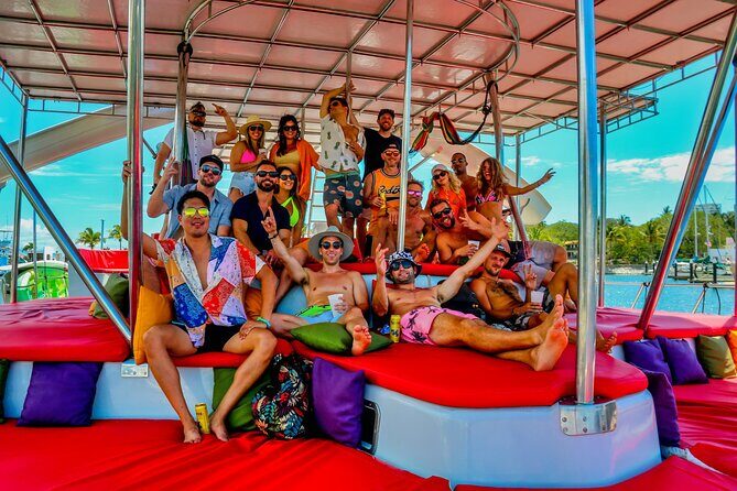 Private Yacht Charter ChicaFUN 3 Waterslides All Inclusive - Service on the Water: Helpful Crew, Fast Adjustments, Less Stress