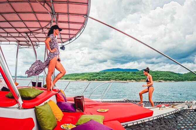 Private Yacht Charter ChicaFUN 3 Waterslides All Inclusive - Value and Price: Is $1,940 for Up to 15 a Good Deal