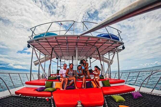 Private Yacht Charter ChicaFUN 3 Waterslides All Inclusive - Waterslides and Water Toys: The Included Fun You Can Use Right Away