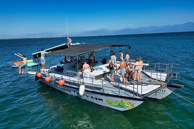 Private Yacht Charter ChicaFUN 4 All Inclusive - Price and Value: What $1,300 Gets You for Up to 10