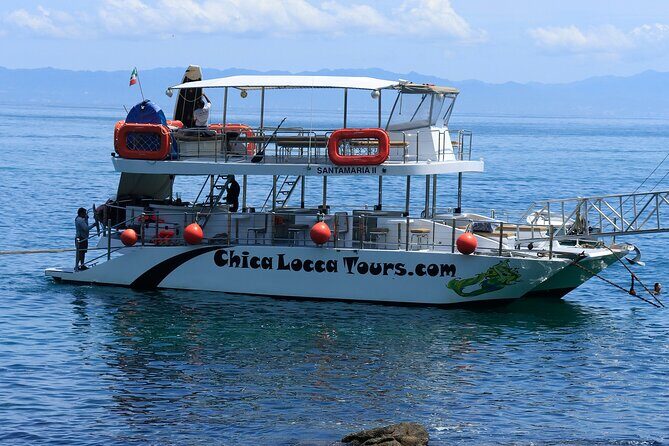 Private Yacht Charter ChicaFUN 5 Waterslides All Inclusive - Water toys and the open-bar plan that actually keeps everyone happy