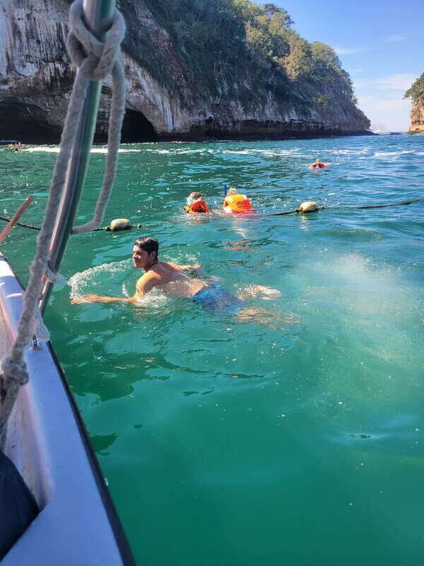 Puerto Vallarta: 3-Hour Whale Watching and Snorkeling - Beach stops and the Las Animas style of timing