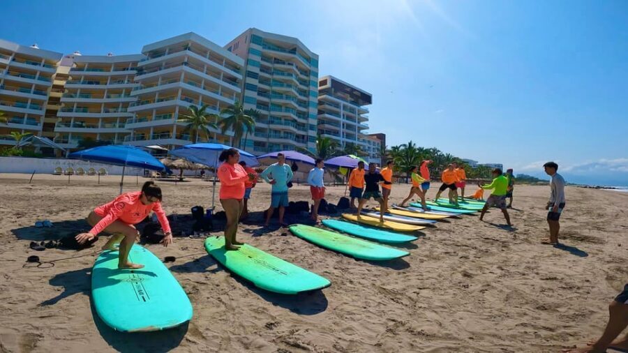 Puerto vallarta and Nayarit: surf lessons - Banderas Bay Surf Spots: Nuevo Nayarit, La Lancha, or Litibu