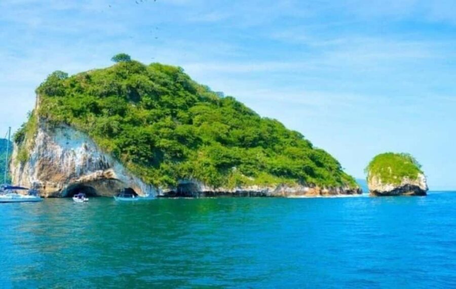 Puerto Vallarta: Beach, Breakfast, Lunch & Open Bar - Los Arcos Snorkeling Preserve: Marine Life, Short Water Windows, and Crowd Effects