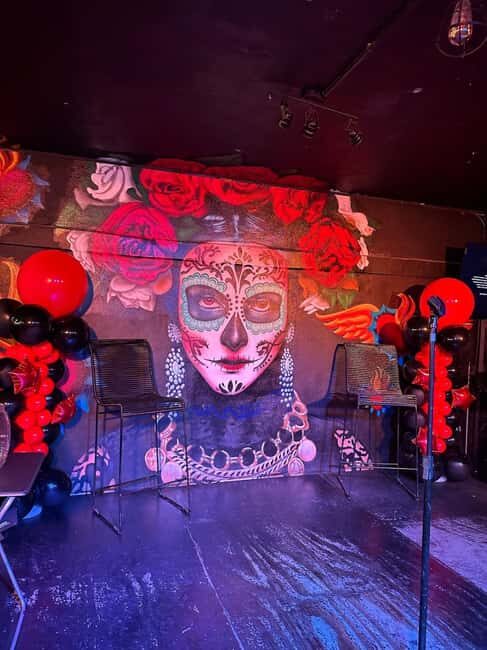 Puerto Vallarta: Cabaret Show with Cocktails & Costumes - Practical notes: tipping, stairs, and who should skip it