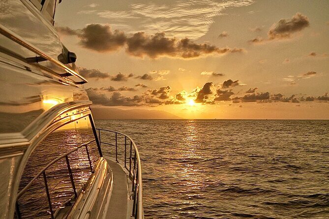 Puerto Vallarta: Luxury Yacht Sunset Cruise with Premium Open Bar - Crew, Music, and Boat Comfort on a Small Yacht