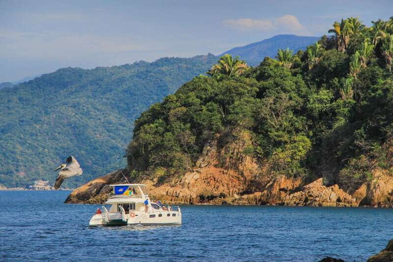 Puerto Vallarta: Luxury Yacht Tour with Lunch and Open Bar - Key reasons this yacht-and-snorkel day works