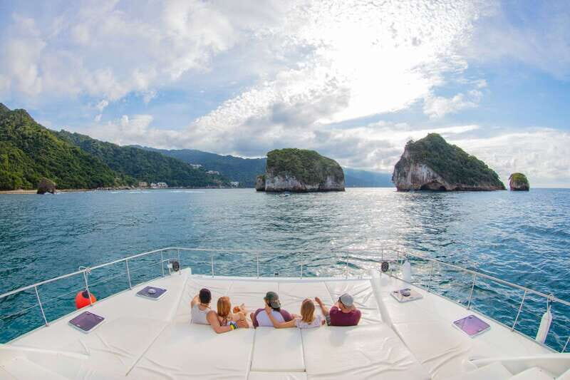 Puerto Vallarta: Luxury Yacht Tour with Lunch and Open Bar - Getting there: two pickup points, and the security line you must plan for
