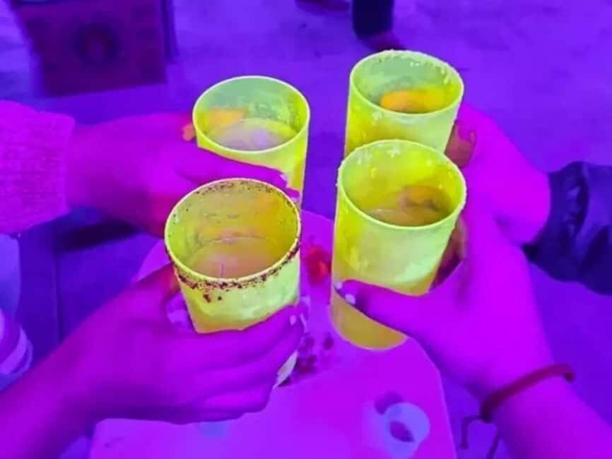 Puerto Vallarta: Neon Party on the Bay - What the Neon Party on the Bay is really like
