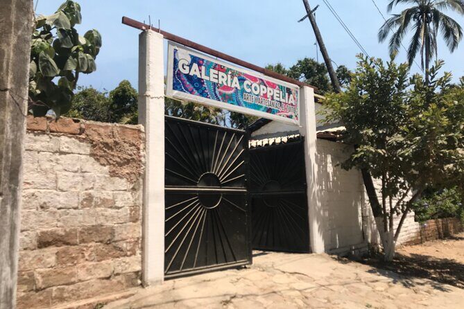 Puerto Vallarta's Historic Mexican Village Tour: El Tuito - Walking Out of Town: Rolling Hills, Fields, and Cattle