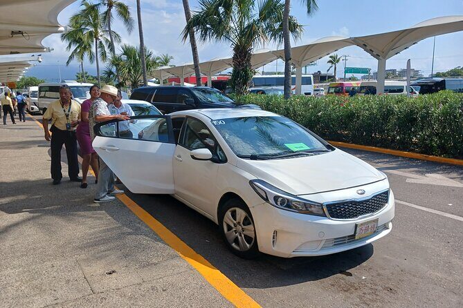 PVR VIP Round trip transfers Airport - Downtown - Airport - Drinks and Luggage Help: Small Things That Matter