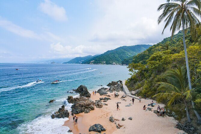 Six Hidden Beaches Hike - From beach to beach: 3.6 km of walking that can feel longer