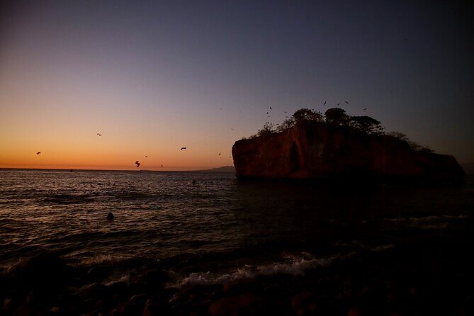 Sunset and Bioluminescence Boat Tour at Los Arcos Islands - Food and drinks: nice touches, plus one practical warning